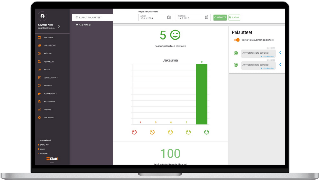 Comentarios y configuraciones en el panel de Slotti mostrada en una pantalla de laptop